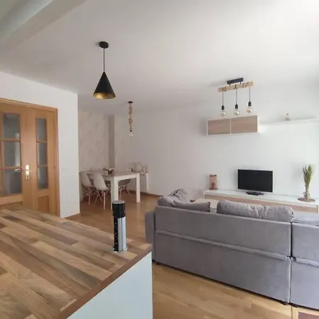 Casa Tatas Precioso Piso Recien Reformado * El Barraco